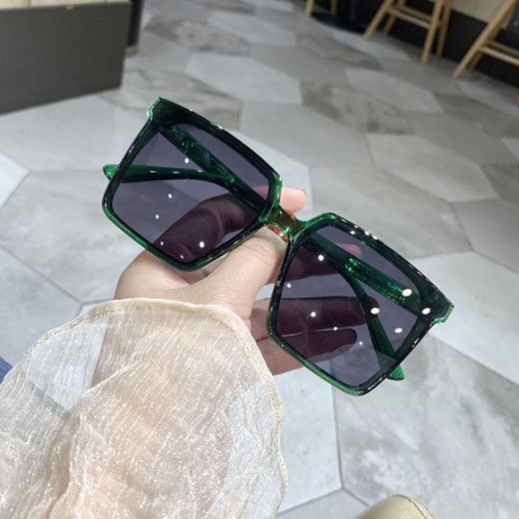 Accessories - Women Vintage Style Square Sunglasses Gafas Oculos Oversized Transparent  GREEN